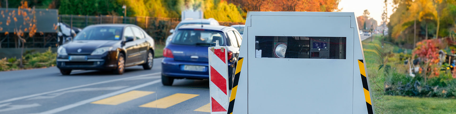 Un radar au bord de la route