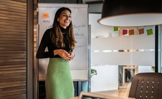 Femme 30 ans chef d'entreprise-PEROB