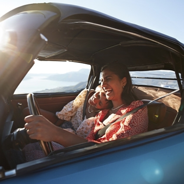deux femmes au volant